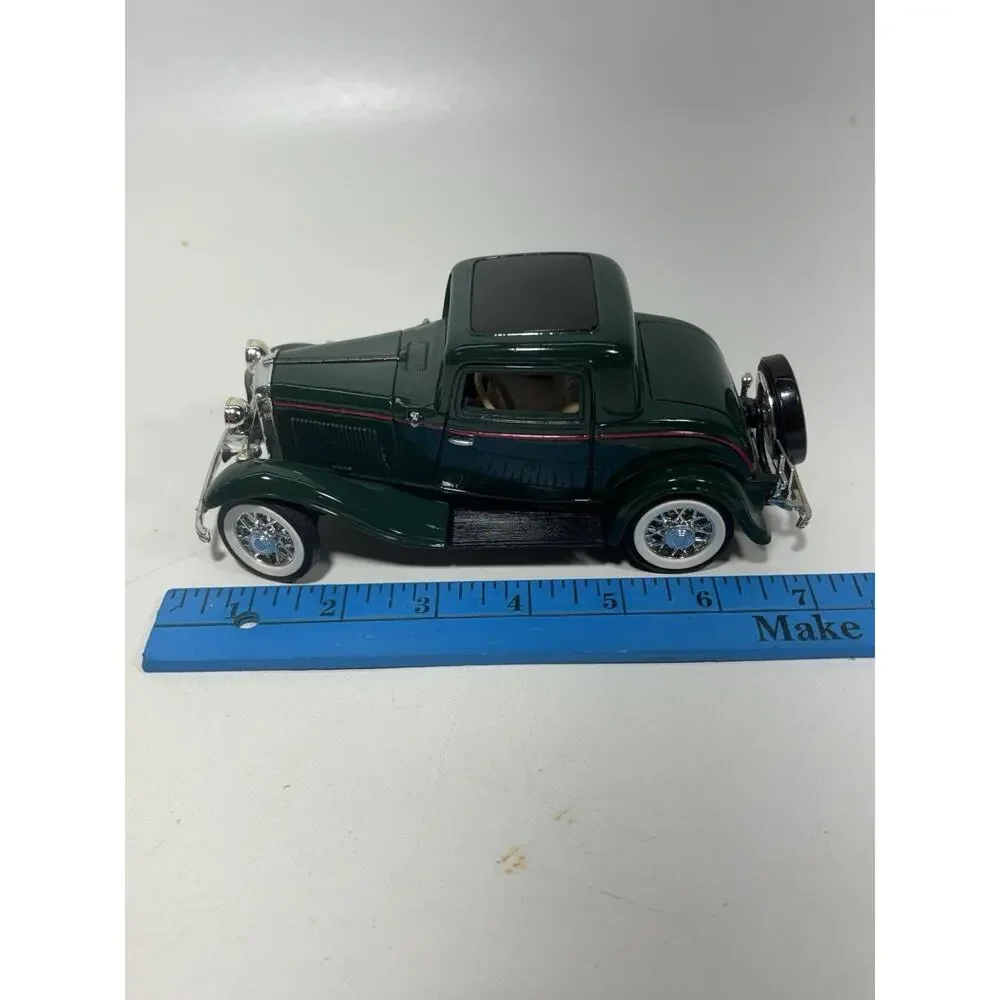 Sunnyside SS7722 1932 Ford 3 Window Coupe 1:24 Diecast Car Green Deuce